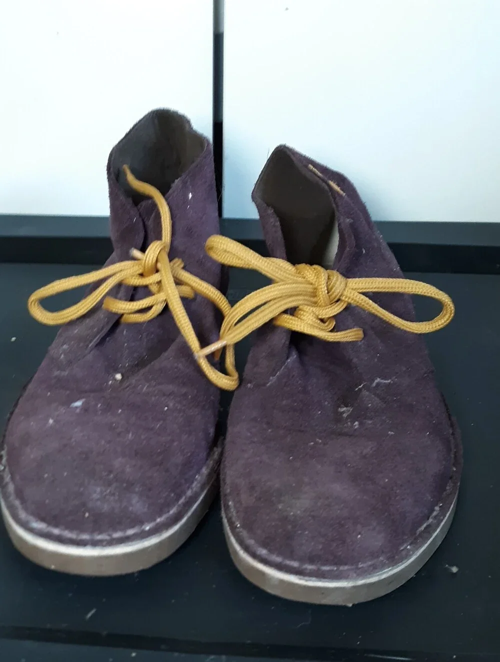 Clarks Bushacre Suede Men 8.5M Aubergine Purple Collegiate Varsity C Patch Flaw